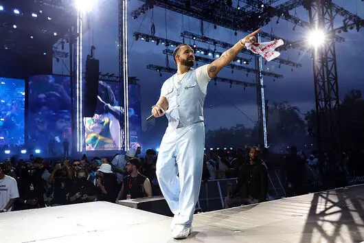 Финалното шоу на рапъра Дрейк на лондонския фестивал Wireless