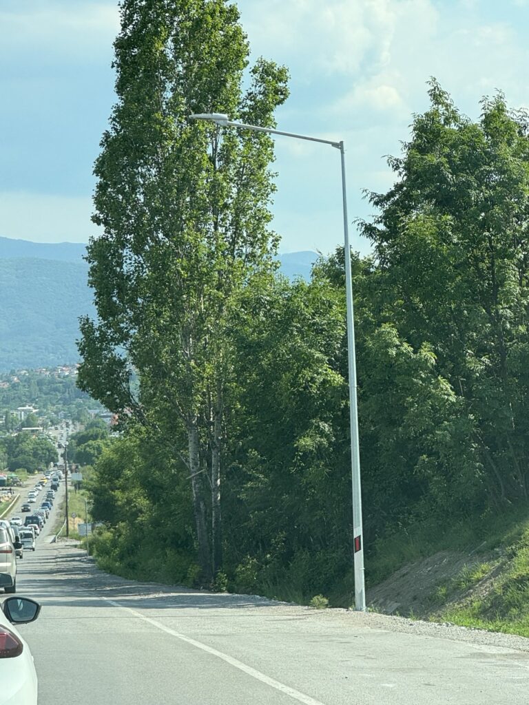 Светлина за бъдещето: Как модерното улично осветление преобразява градската среда